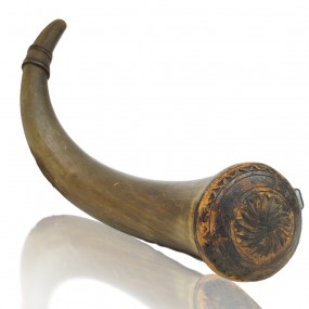Nice carved gun powder horn 