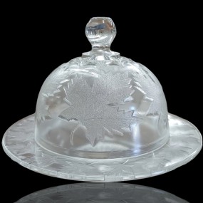 Vaisselle, beurrier décoré de feuilles d'érable, verre pressé