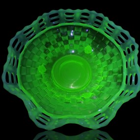 #61185 -  Vaisselle dépression, uranium glass