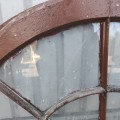 Châssis ceintré, fenêtre demi-lune (une vitre de craquée) - 4