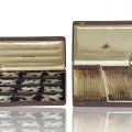 (Coutellerie et supports à ustensiles VENDU), fourchettes et couteaux  - 1