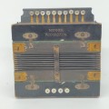 Antique Hohner accordion - 4