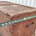 Ancien coffre en bois, idéal comme table de salon  - 3