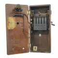 Ancien téléphone mural - 2