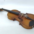 Ancien violon, instrument de musique  - 2