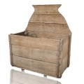 Ancienne boîte pour ranger le bois de chauffage  - 1