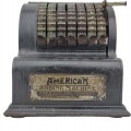 Ancienne machine à additionner American Adding Machine à manivelle. - 3