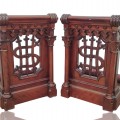 Anciens meubles prie-dieu, agenouilloirs sculptés en bois - 1