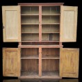 Armoire 2 corps antique en pin, portes du haut refaites dans le passé - 2