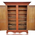 Armoire antique décorée de 12 caissons, clous forgés, base restaurée dans le passé - 2