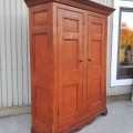 Armoire antique décorée de 12 caissons, clous forgés, base restaurée dans le passé - 7