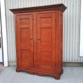 Armoire antique décorée de 12 caissons, clous forgés, base restaurée dans le passé - 9