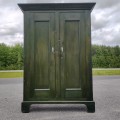 Armoire antique en pin, recolorée dans le passé, clous carrés  - 2