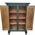 Armoire antique en pin, recolorée dans le passé, clous carrés  - 3