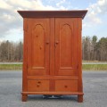 Armoire antique de style gothique, clous forgés  - 2