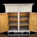 Armoire buffet en pin, clous carrés, telle que trouvée, base chantournée  - 2