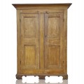 Armoire en pin décorée de 8 caissons  - 2