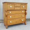 Belle commode à chapeau, pin et clous carrés, bureau de chambre à coucher  - 7