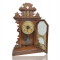 Belle horloge décorative de style Eastlake  - 2