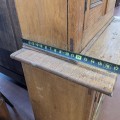 Belle petite armoire 2 corps décorée de 4 caissons  - 5
