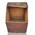 Belle petite boîte à bois, clous carrés et couleur d'origine  - 2