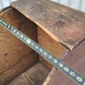 Belle petite boîte à bois, clous carrés et couleur d'origine  - 4