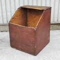 Belle petite boîte à bois, clous carrés et couleur d'origine  - 7