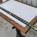 Belle petite table d'appoint ajustable avec base en fonte  - 4