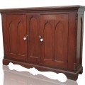 Buffet antique de style gothique, base et dessus restaurés, bahut  - 1