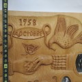 Cadre avec portrait photo sculpté 1958, bas relief at populaire  - 4