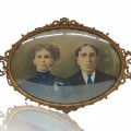 Cadre oval avec portrait et vitre bombée - 1