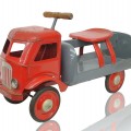 Camion à chevaucher en métal rouge et gris, jouet pour enfant  - 1
