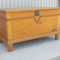 Antique solid pine blanket chest, V box - 3