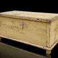 Coffre à couverture, clous forgés, restauration au niveau des pattes, voir autres photos - 1
