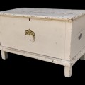 Coffre à couverture en pin, clous carrés, belles couleurs en sous-couche  - 1