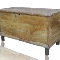 Antique blanket pine box, square nails assembly  - 1