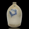 Cruche de marchand décorée d'une fleur bleue cobalt  - 1