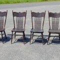 Ensemble de 4 chaises à dossiers pressés ''press-back'' - 4