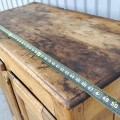 18th century Quebec 4 raised panels pine buffet, Wooden pegs assembly - 11