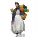 Figurine de porcelaine Royal Doulton, Biddy Pennyfarthing, statuette  - 1