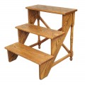 Joli marche-pied en chêne, piétement tourné et supports croisés en x, escabeau, banc-lit - 1