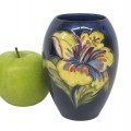 Little Moorcroft pottery vase  - 2