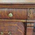 Jolie commode miroir en chêne maillé décorée de pattes de lion - 5
