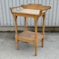 Jolie petite table ''lave-main'' en pin - 5