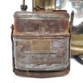 Lampe projecteur en laiton avec réservoir au kerosène, objet de collection maritime  - 2