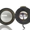 Lampe projecteur en laiton avec réservoir au kerosène, objet de collection maritime  - 4