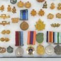 Lot de badges et médailles militaires, militaria  - 2