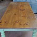 Magnifique table rustique avec pattes tournées, création à partir d'anciens matériaux  - 2