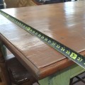 Magnifique table rustique avec pattes tournées, création à partir d'anciens matériaux  - 6