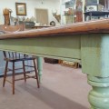 Magnifique table rustique avec pattes tournées, création à partir d'anciens matériaux  - 8